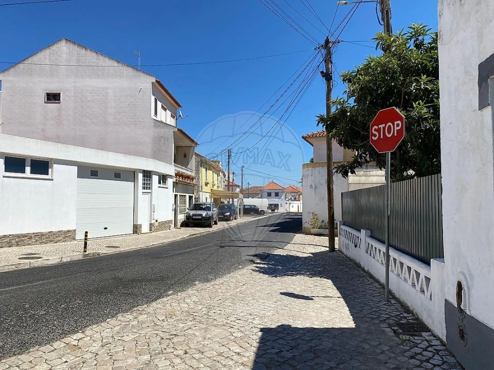 Moradia T6 para Venda em Ota Foto 13