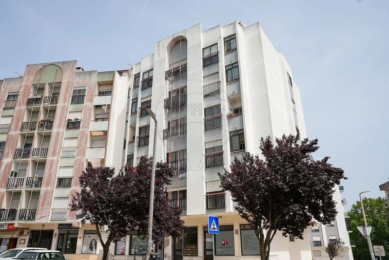 Apartamento T3 para Venda em Rio de Mouro Foto 7