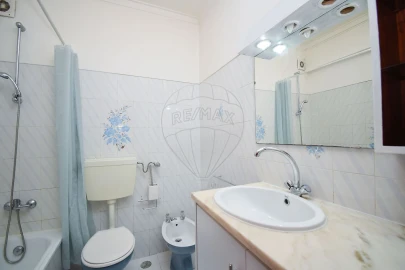 Apartamento T2 para Arrendamento em Águas Livres