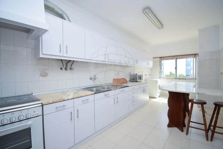 Apartamento T2 para Arrendamento em Águas Livres Foto 15