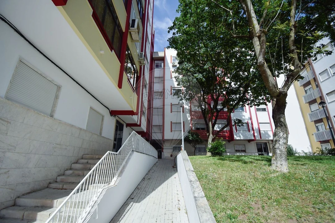 Apartamento T2 para Arrendamento em Águas Livres Foto 19
