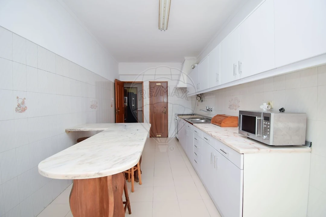 Apartamento T2 para Arrendamento em Águas Livres Foto 21