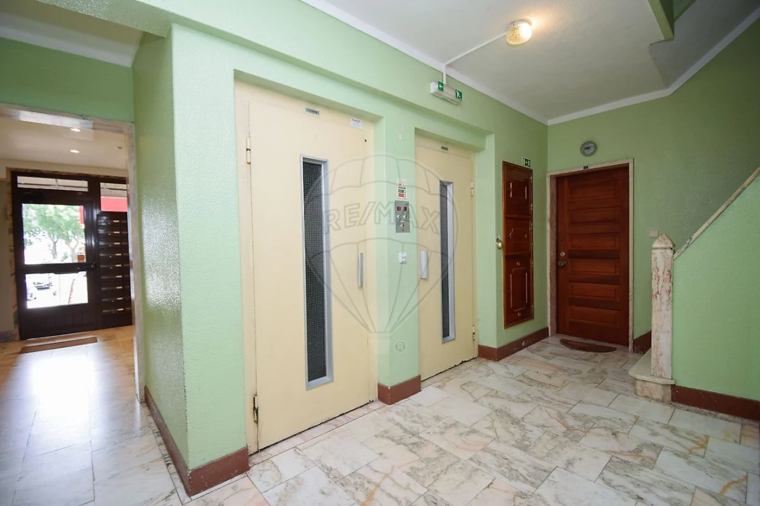 Apartamento T2 para Arrendamento em Águas Livres Foto 18