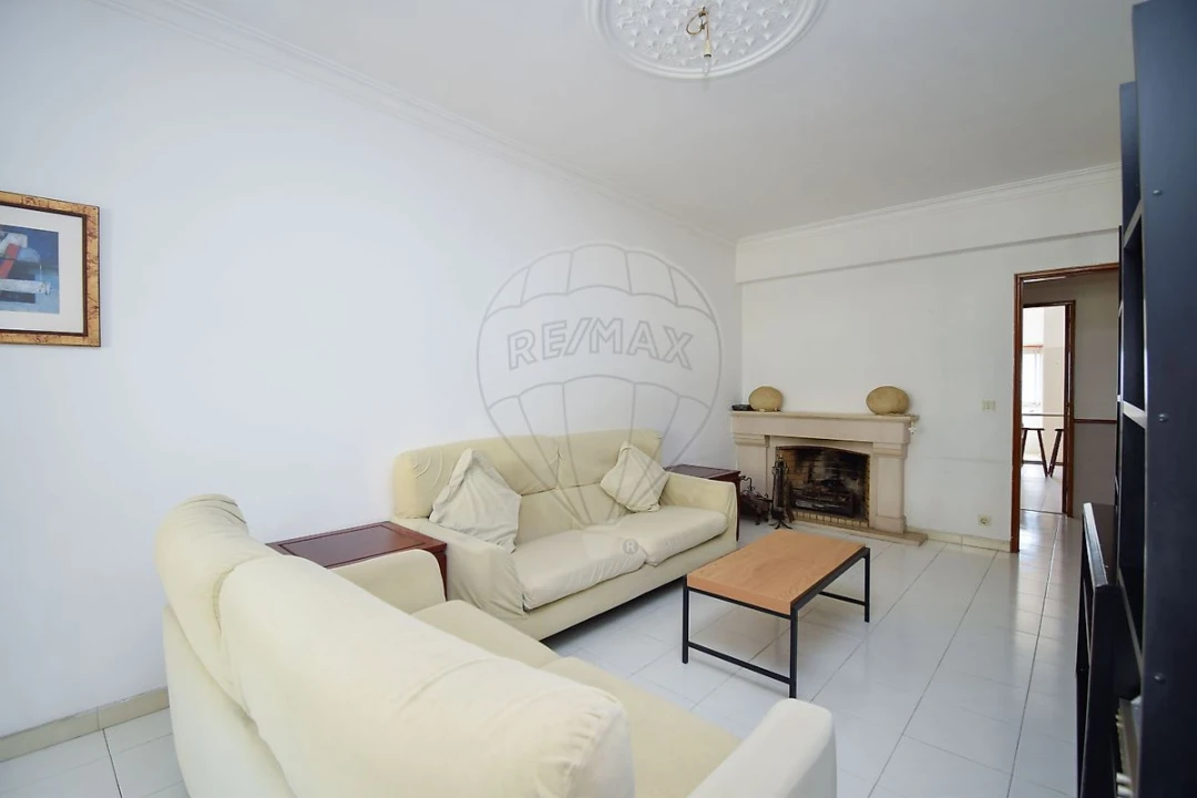 Apartamento T2 para Arrendamento em Águas Livres Foto 23