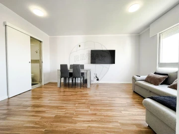 Apartamento T3 para Venda em Laranjeiro e Feijó
