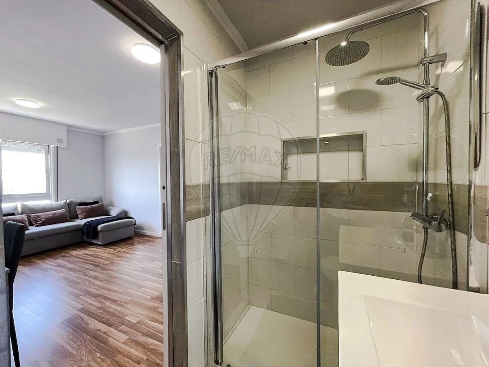 Apartamento T3 para Venda em Laranjeiro e Feijó Foto 8