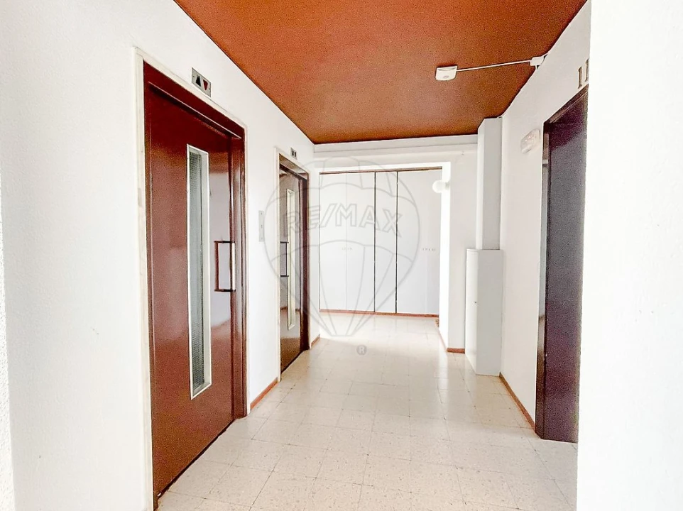 Apartamento T3 para Venda em Laranjeiro e Feijó Foto 26
