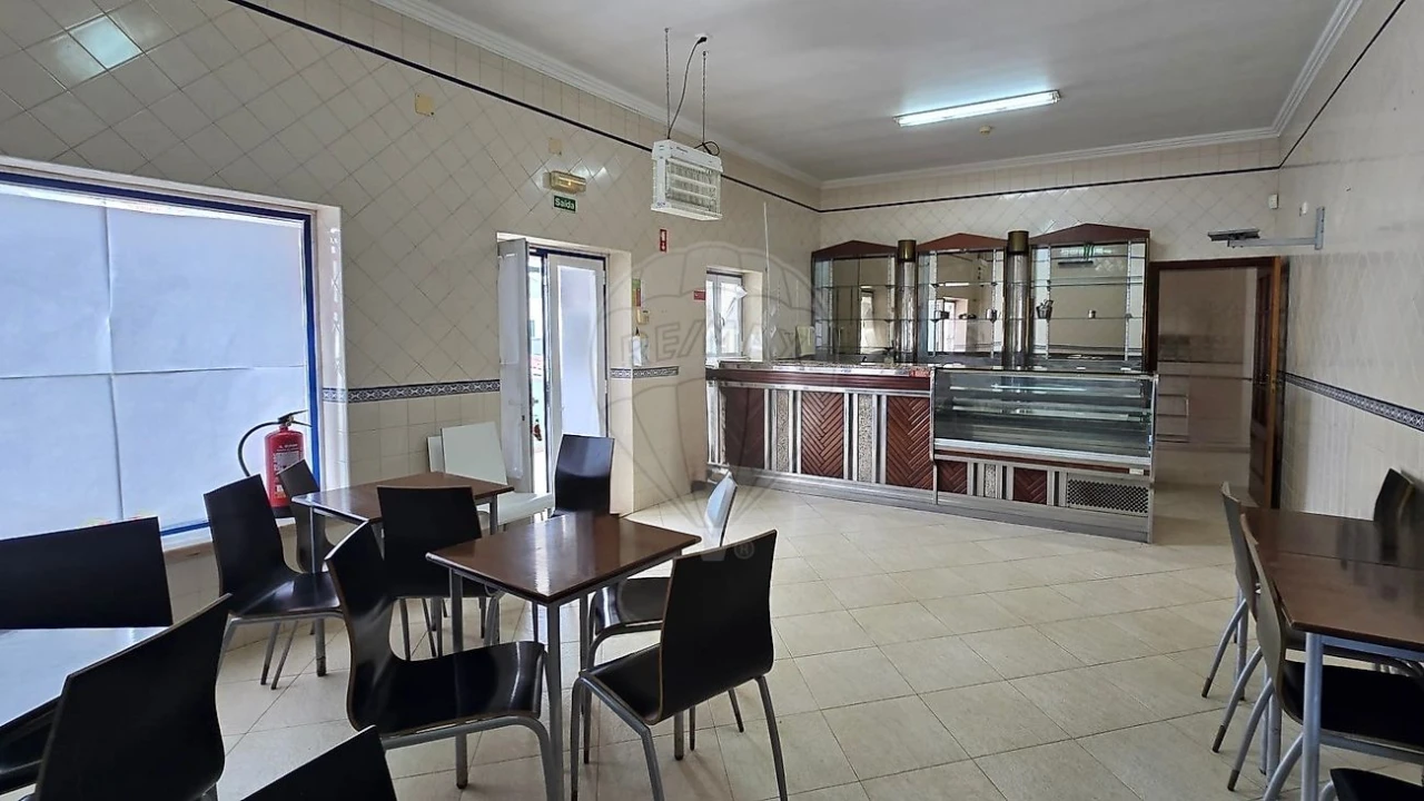 Negócio para Arrendamento em Azueira e Sobral da Abelheira Foto 2