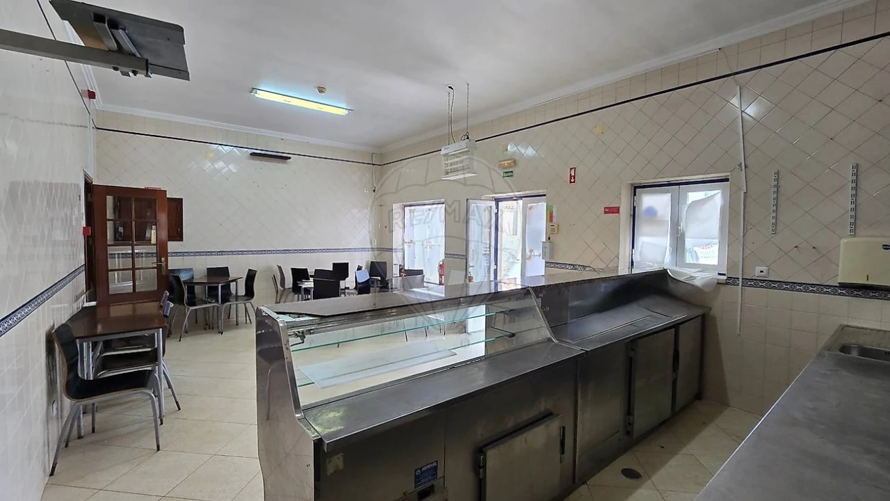 Negócio para Arrendamento em Azueira e Sobral da Abelheira Foto 1