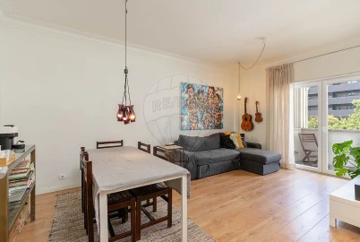 Apartamento T1 para Arrendamento em Avenidas Novas