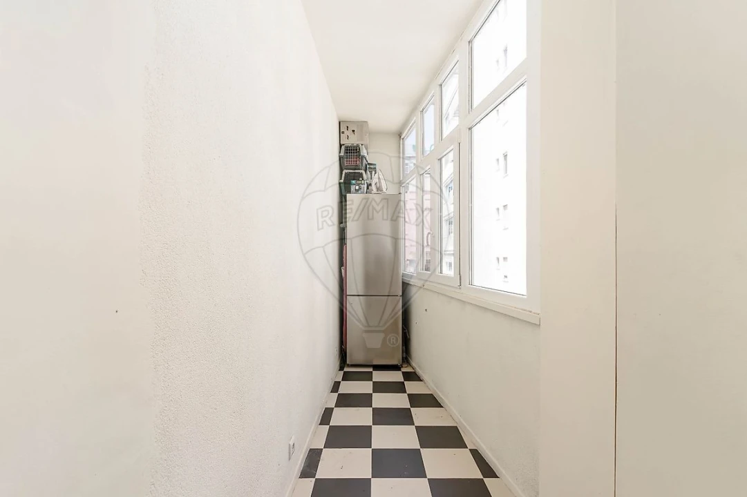 Apartamento T1 para Arrendamento em Avenidas Novas Foto 10