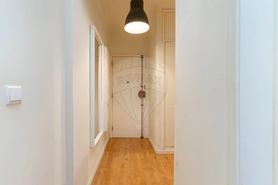 Apartamento T1 para Arrendamento em Avenidas Novas Foto 3