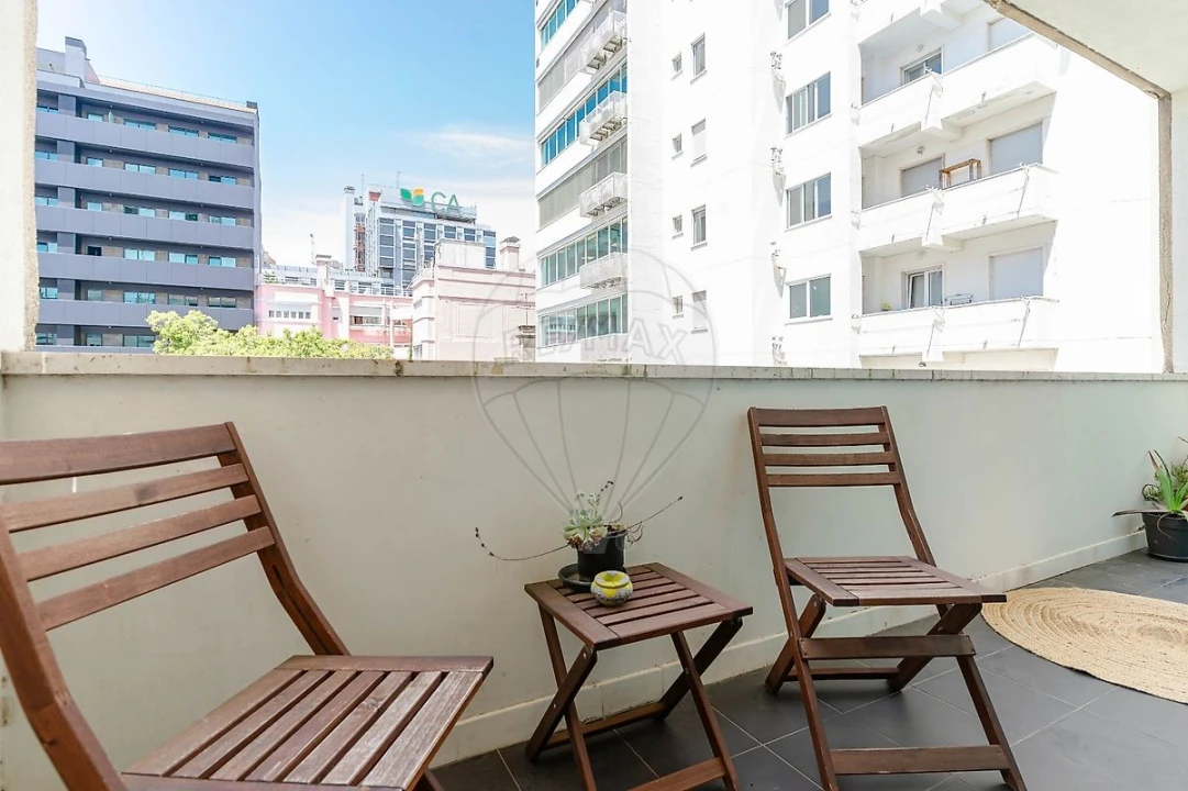 Apartamento T1 para Arrendamento em Avenidas Novas Foto 1