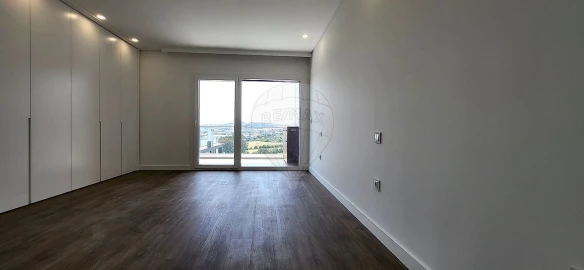 Apartamento T2 para Venda em Pontinha e Famões