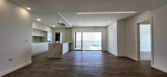 Apartamento T2 para Venda em Pontinha e Famões