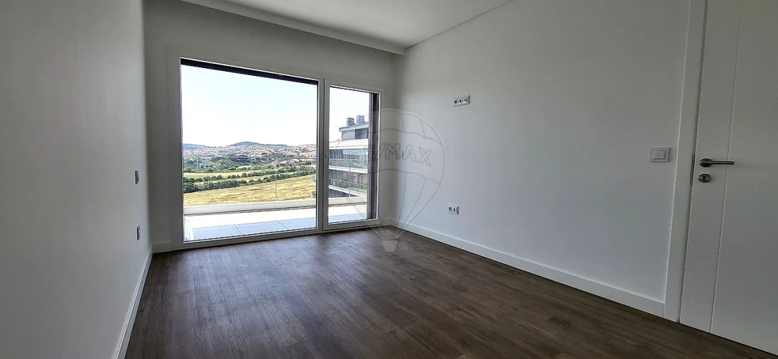 Apartamento T2 para Venda em Pontinha e Famões Foto 8