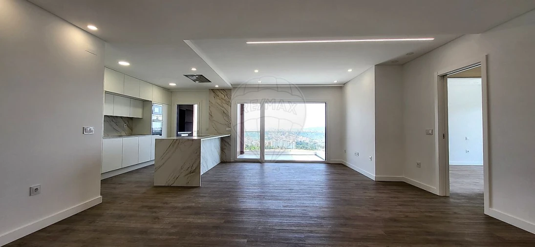 Apartamento T2 para Venda em Pontinha e Famões Foto 11