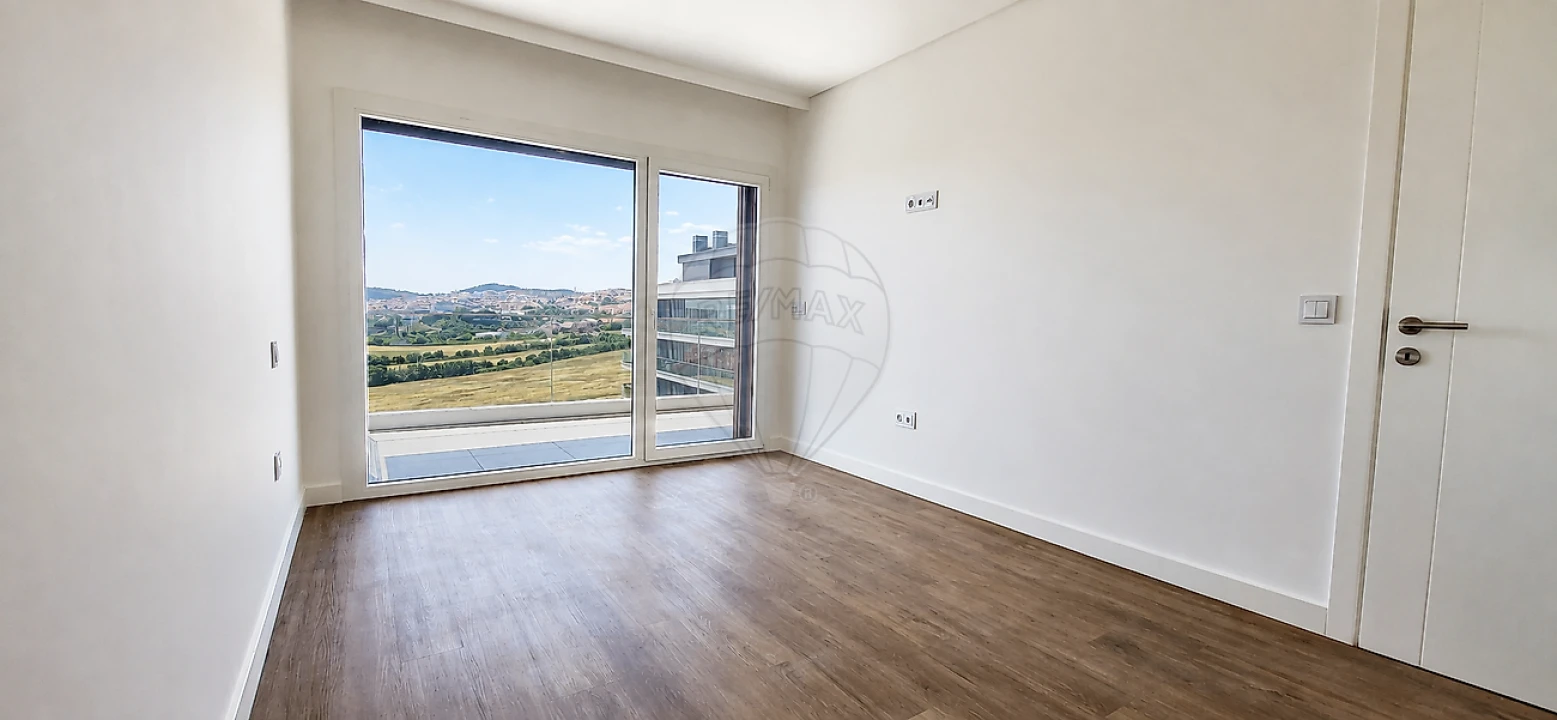 Apartamento T2 para Venda em Odivelas Foto 2