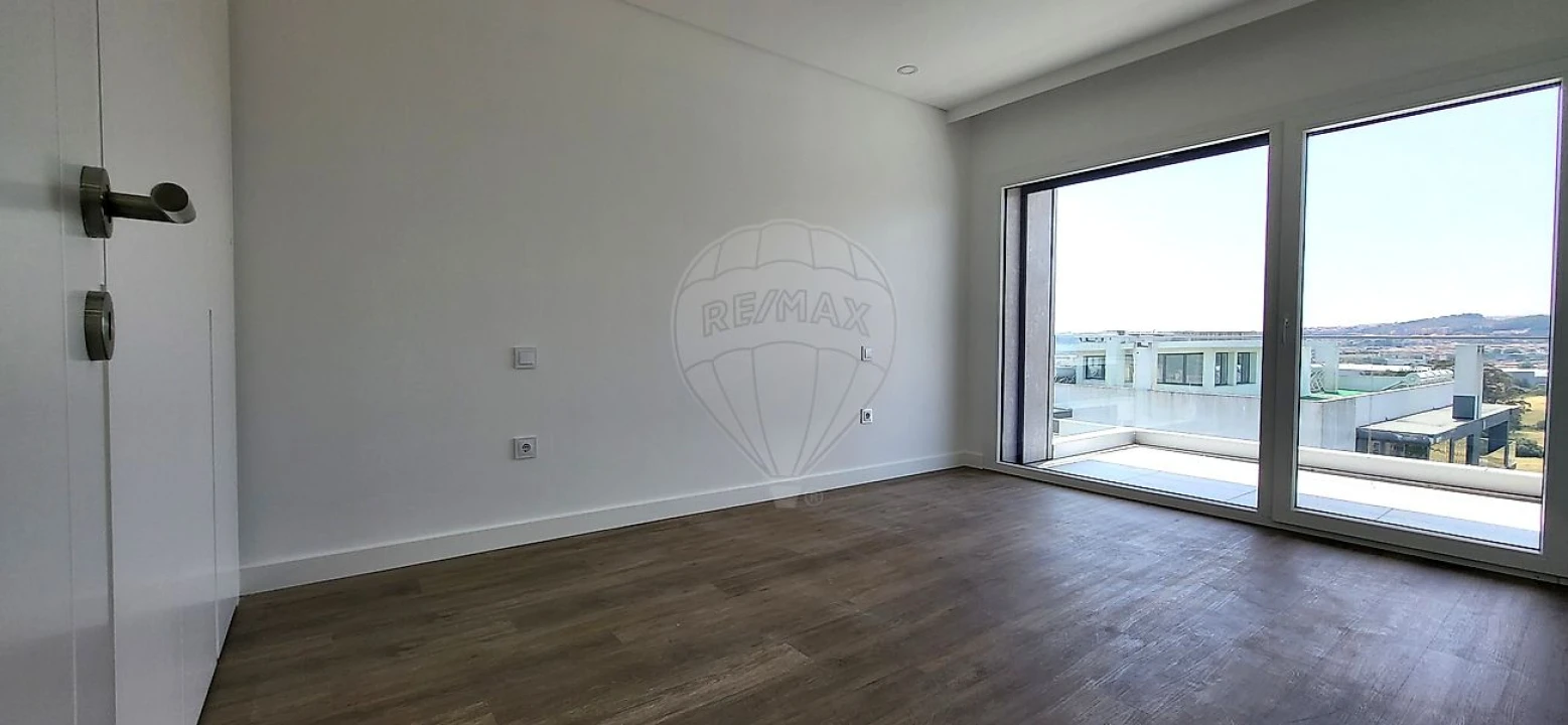 Apartamento T2 para Venda em Pontinha e Famões Foto 9