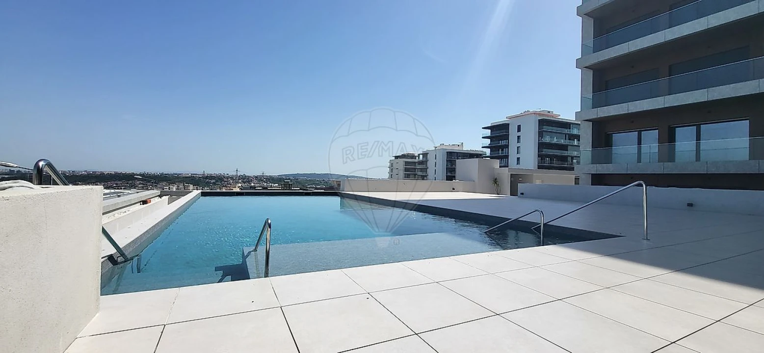 Apartamento T2 para Venda em Pontinha e Famões Foto 4