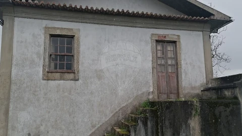 Moradia T3 para Venda em O. Azeméis, Riba-Ul, Ul, Macinhata Seixa, Madail