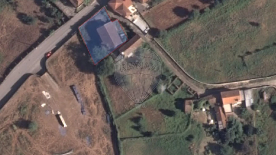 Moradia T3 para Venda em O. Azeméis, Riba-Ul, Ul, Macinhata Seixa, Madail Foto 12