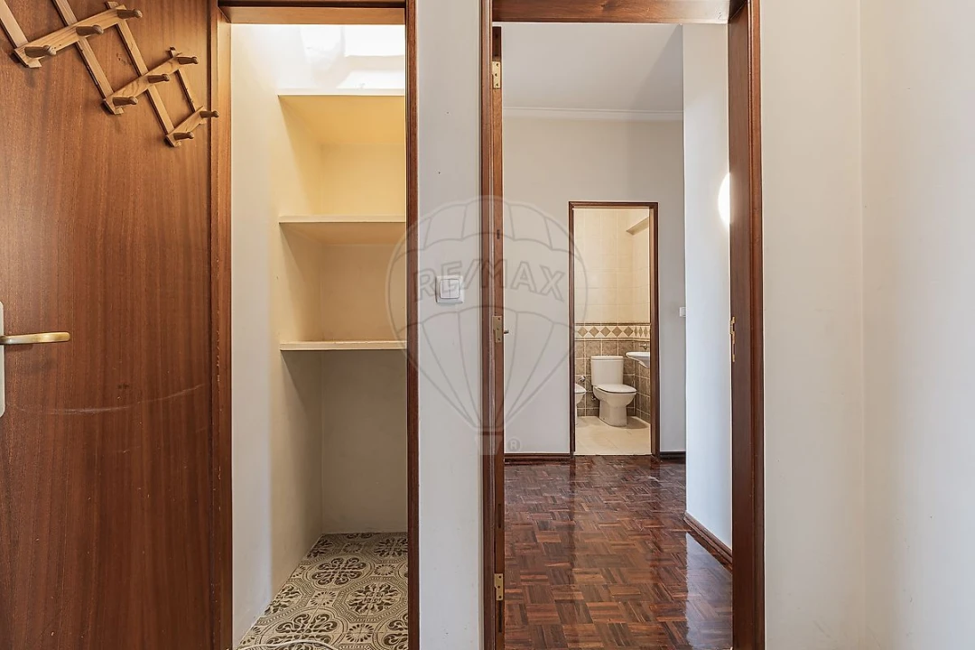 Apartamento T4 para Arrendamento em São Domingos de Benfica Foto 25