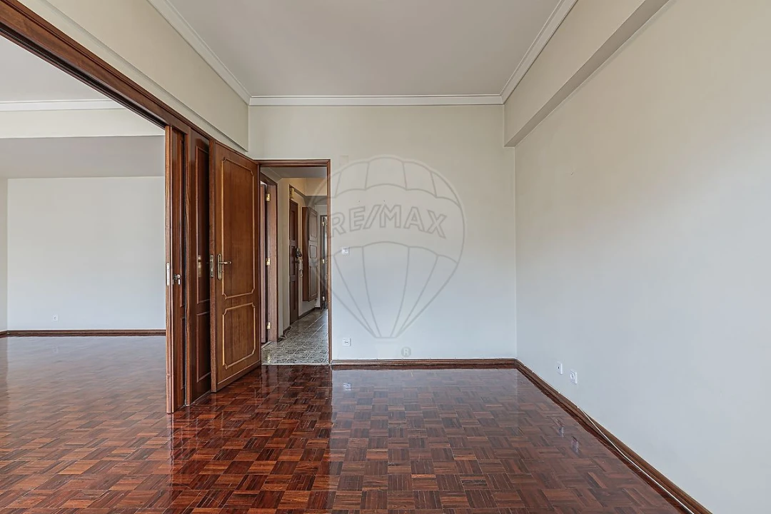 Apartamento T4 para Arrendamento em São Domingos de Benfica Foto 12