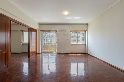 Apartamento T4 para Arrendamento em São Domingos de Benfica