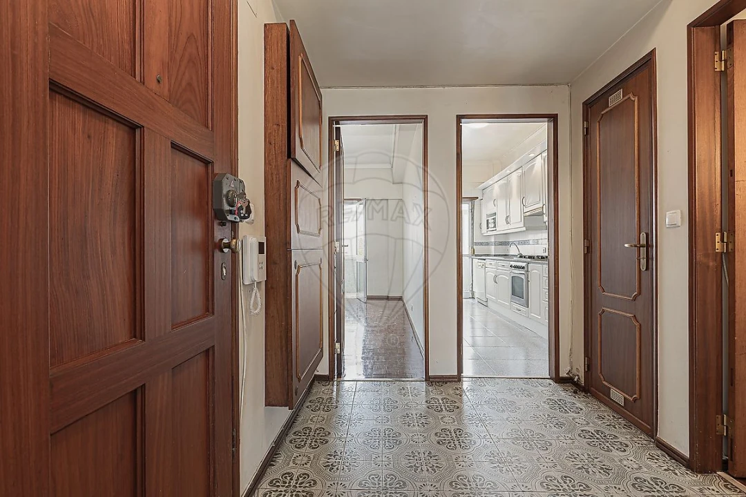 Apartamento T4 para Arrendamento em São Domingos de Benfica Foto 8