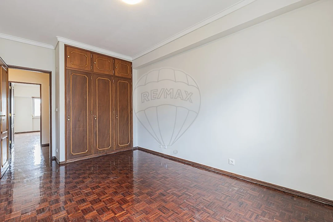 Apartamento T4 para Arrendamento em São Domingos de Benfica Foto 27