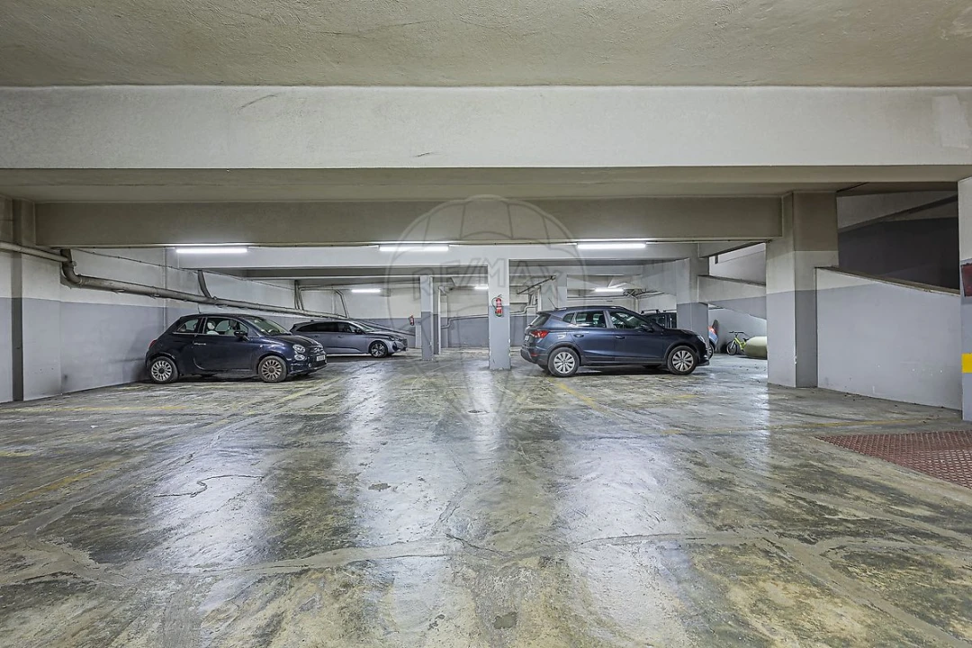 Apartamento T4 para Arrendamento em São Domingos de Benfica Foto 28