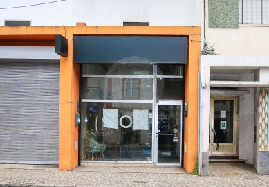 Loja para Venda em Carregado e Cadafais