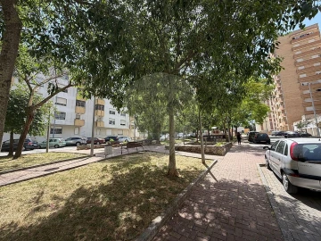 Apartamento T3 para Venda em Carregado e Cadafais