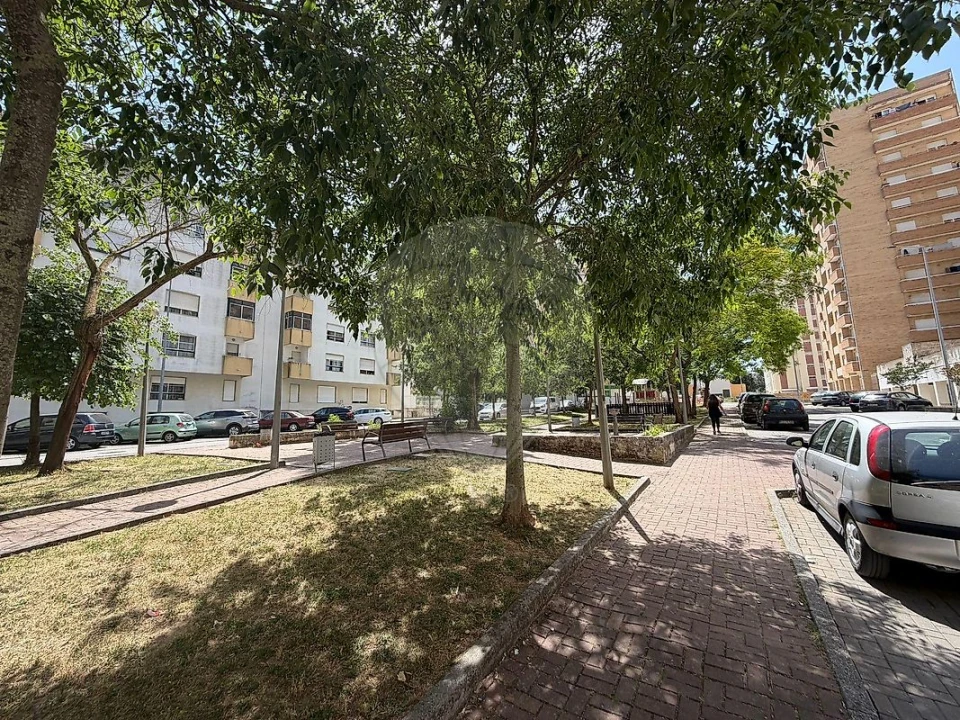 Apartamento T3 para Venda em Carregado e Cadafais Foto 5
