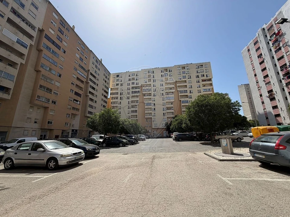 Apartamento T3 para Venda em Carregado e Cadafais Foto 3
