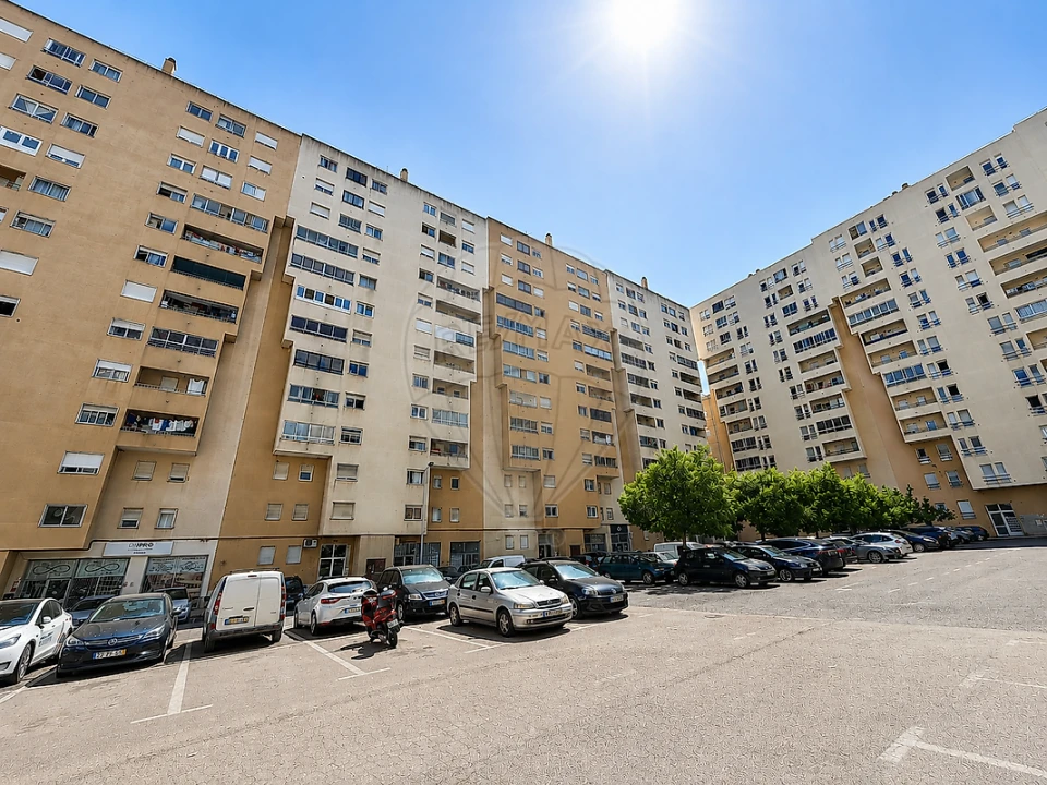 Apartamento T3 para Venda em Carregado e Cadafais Foto 4