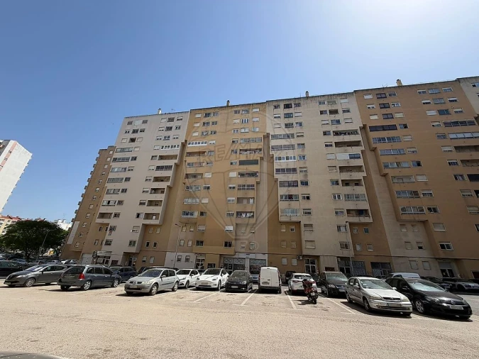 Apartamento T3 para Venda em Carregado e Cadafais Foto 2