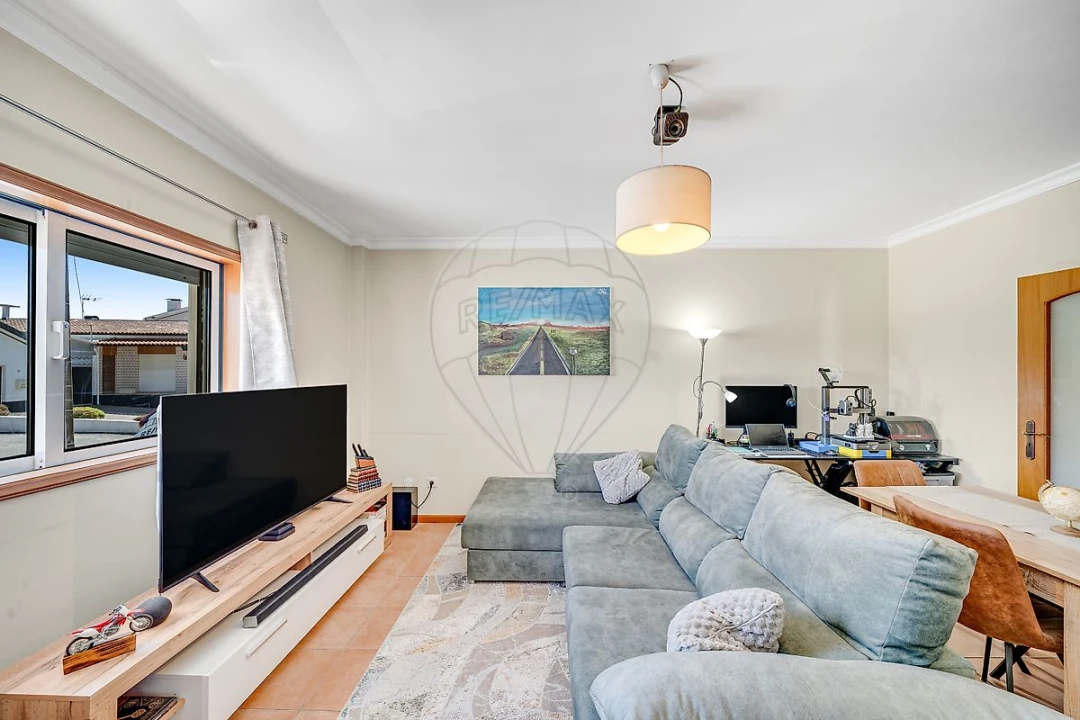 Apartamento T2 para Venda em Oiã Foto 1