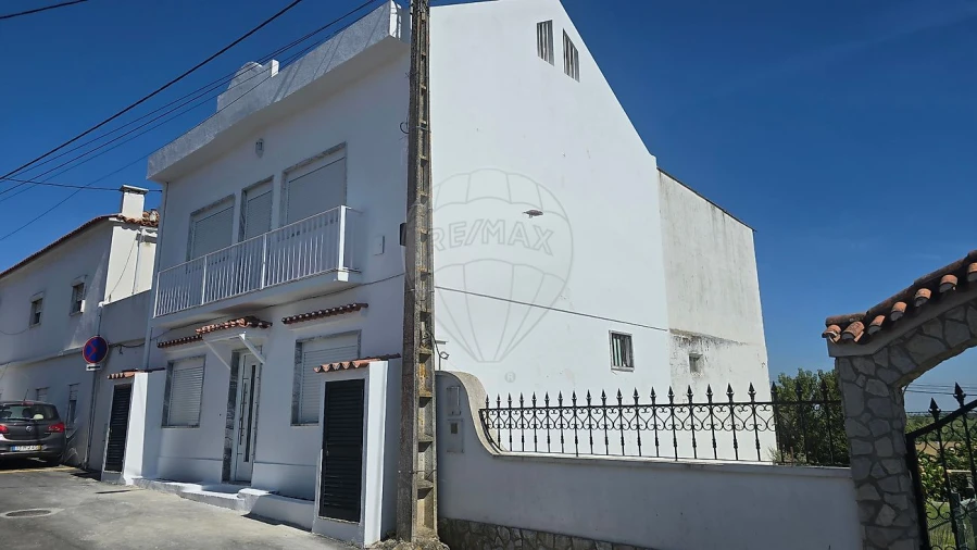 Moradia T3 para Venda em Vila Nova da Rainha Foto 16