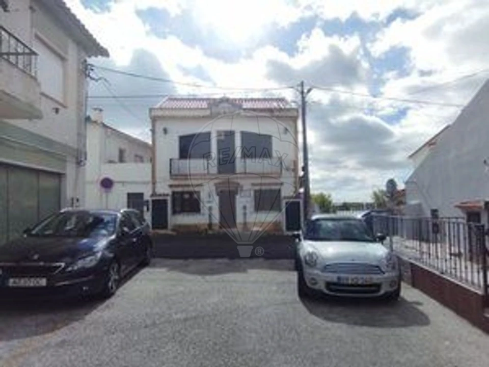 Moradia T3 para Venda em Vila Nova da Rainha Foto 2