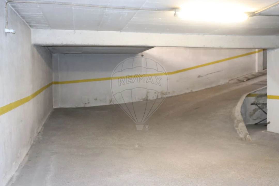 Apartamento T2 para Venda em Massamá e Monte Abraão Foto 19
