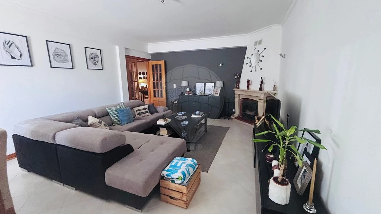 Apartamento T2 para Venda em Massamá e Monte Abraão Foto 1
