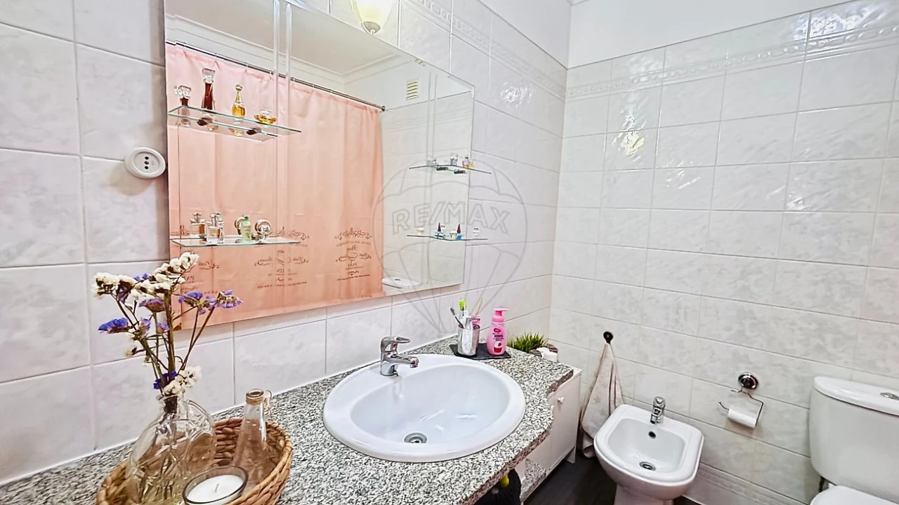 Apartamento T2 para Venda em Massamá e Monte Abraão Foto 14