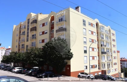 Apartamento T2 para Venda em Massamá e Monte Abraão