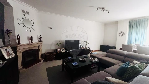 Apartamento T2 para Venda em Massamá e Monte Abraão