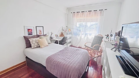 Apartamento T2 para Venda em Massamá e Monte Abraão