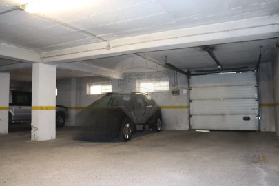 Apartamento T2 para Venda em Massamá e Monte Abraão