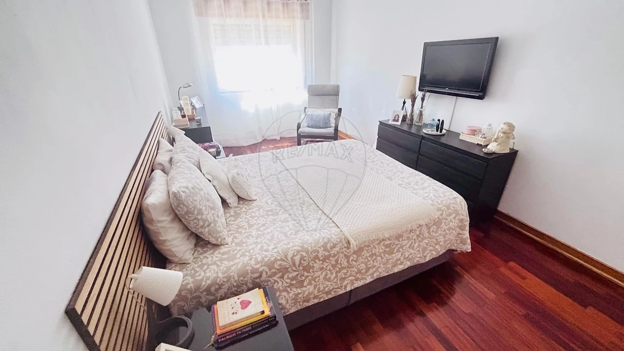 Apartamento T2 para Venda em Massamá e Monte Abraão Foto 13