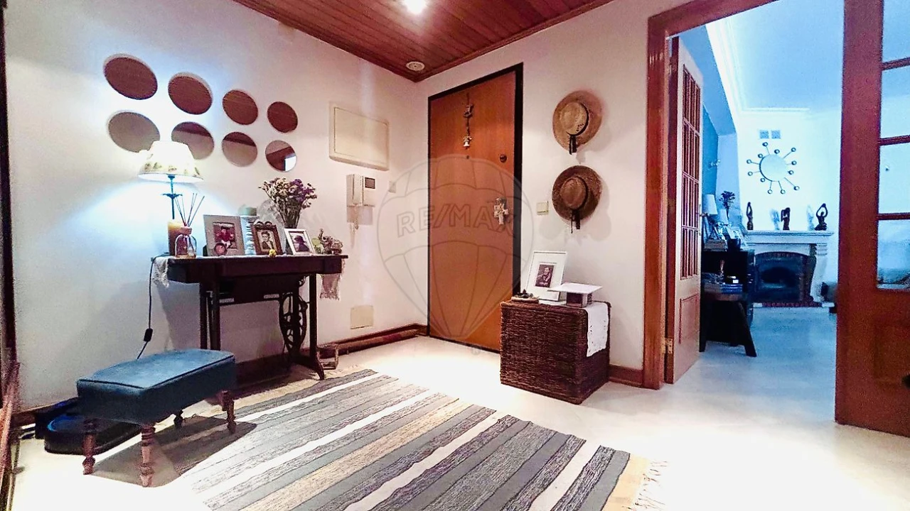 Apartamento T2 para Venda em Massamá e Monte Abraão Foto 3
